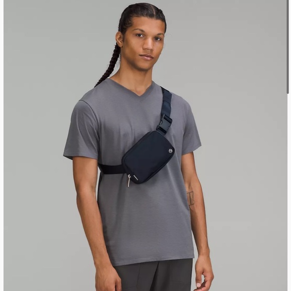 Lululemon Everything Belt Bag True Navy - Picture 6 of 6